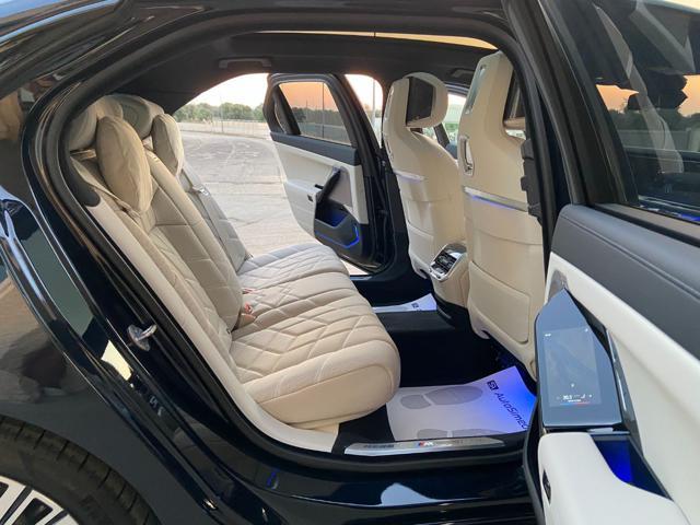 BMW 740 d xDrive Msport CON SOLI 3954 KM.