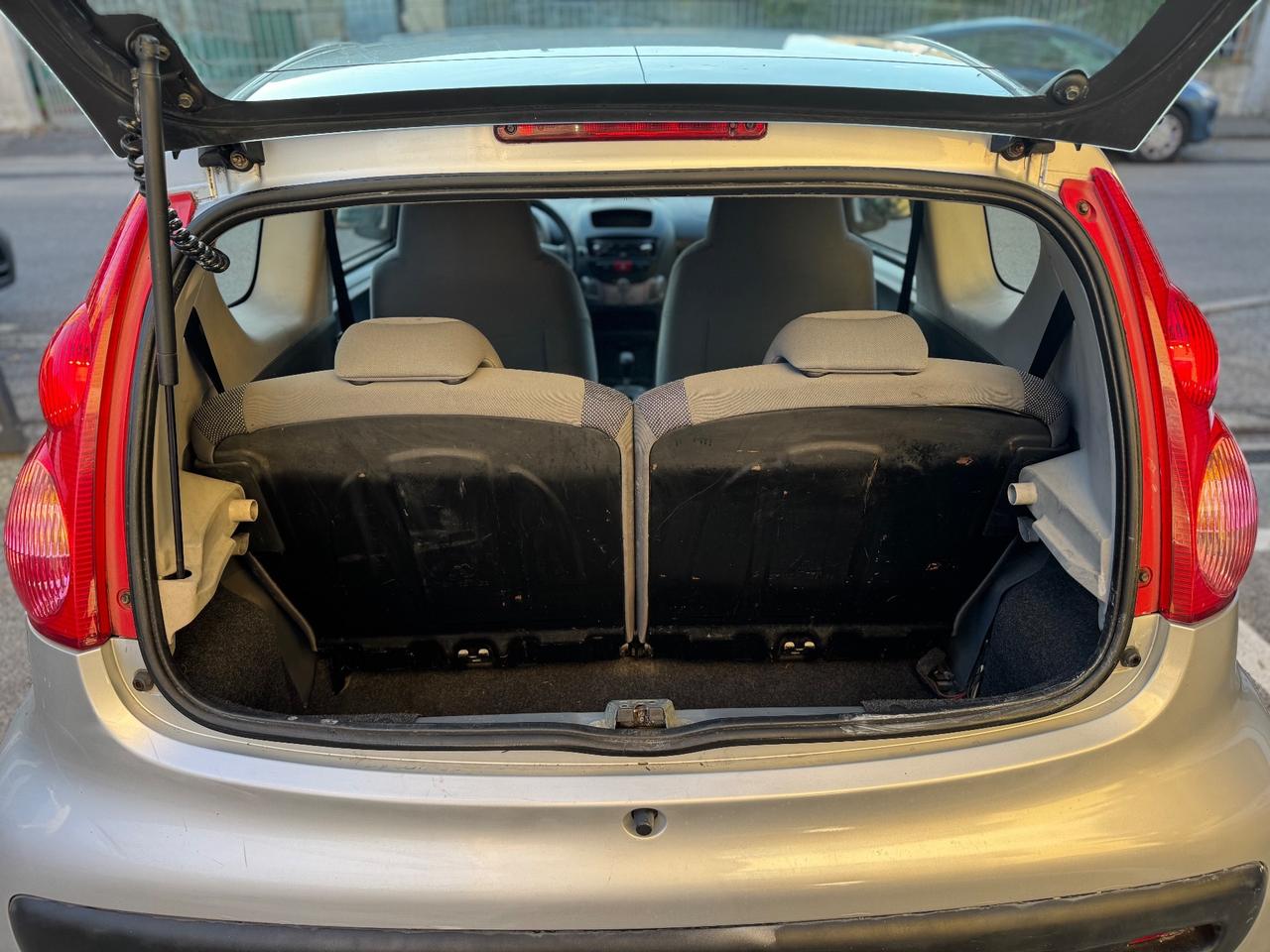 Peugeot 107 1.0 68CV 3p. Sweet Years 2Tronic