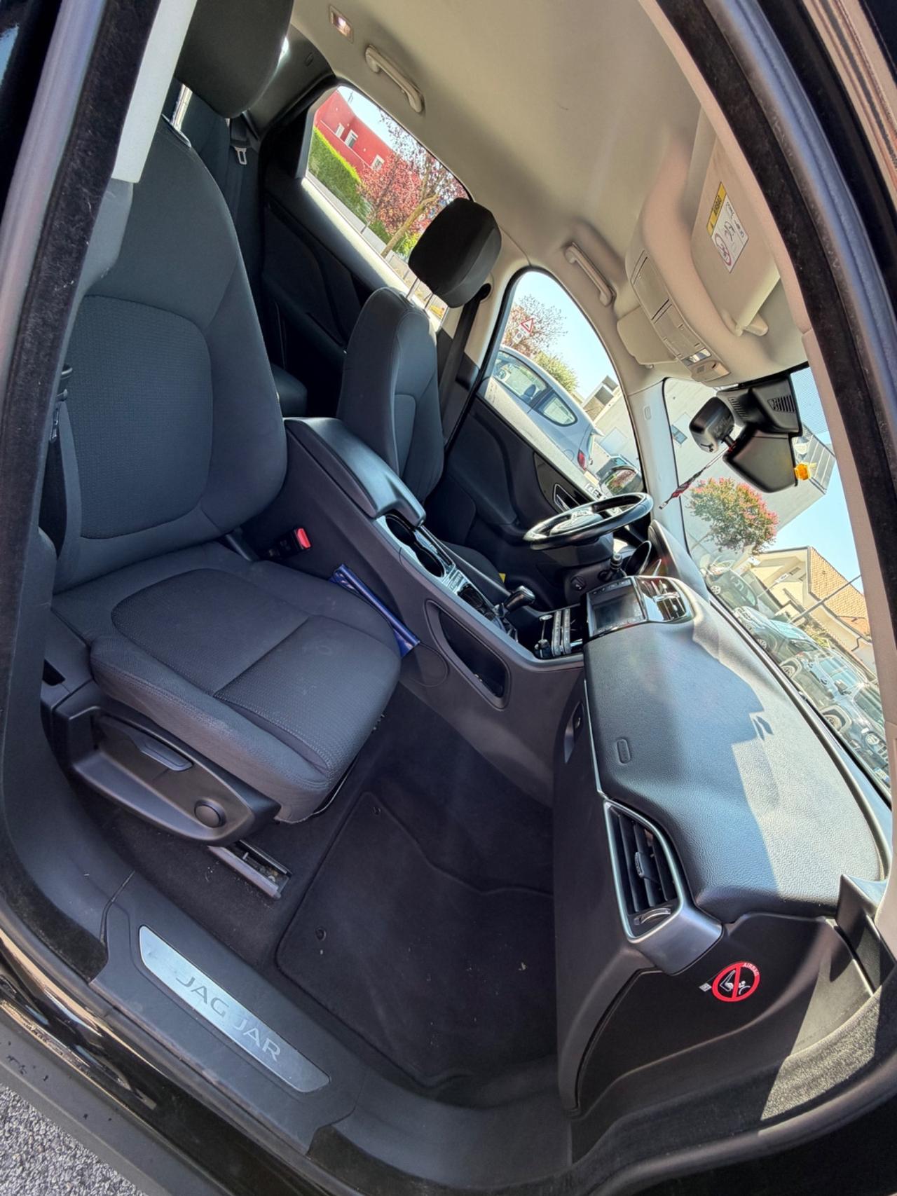 Jaguar F-Pace 2.0 D 180 CV aut. R-Sport