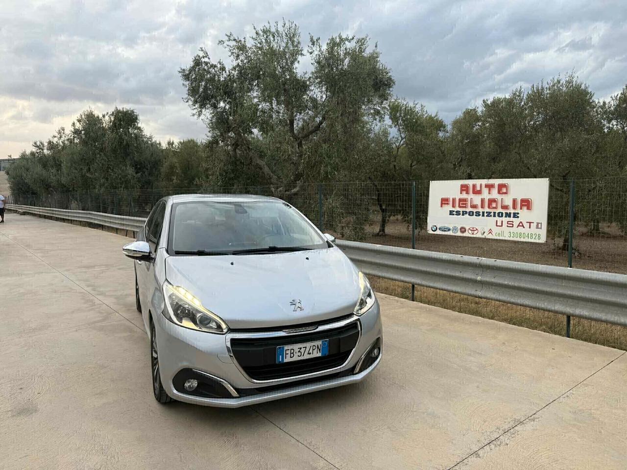 Peugeot 208 PureTech Allure 1.2 BENZINA 2015.