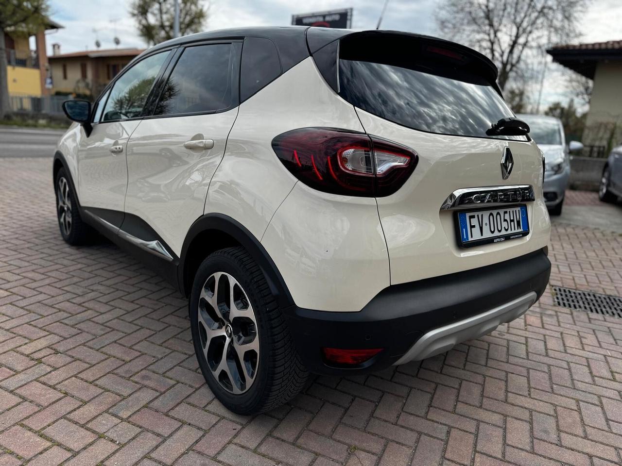 Renault Captur dCi 8V 90 CV EDC Initiale Paris
