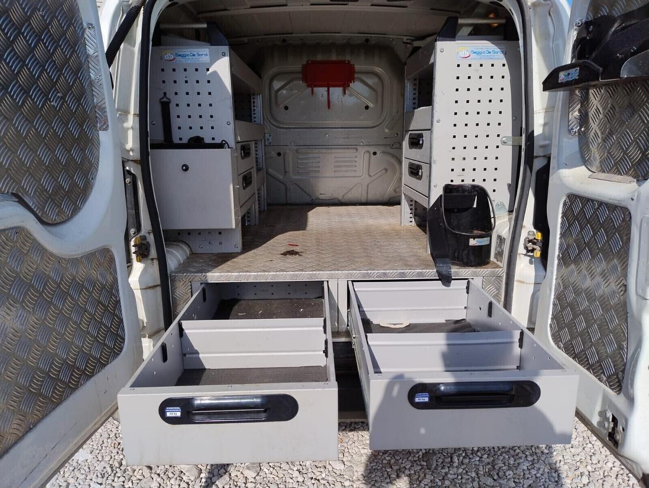 Fiat Fiorino 1.3 Mjet II Adventure 95Cv ALLESTITO