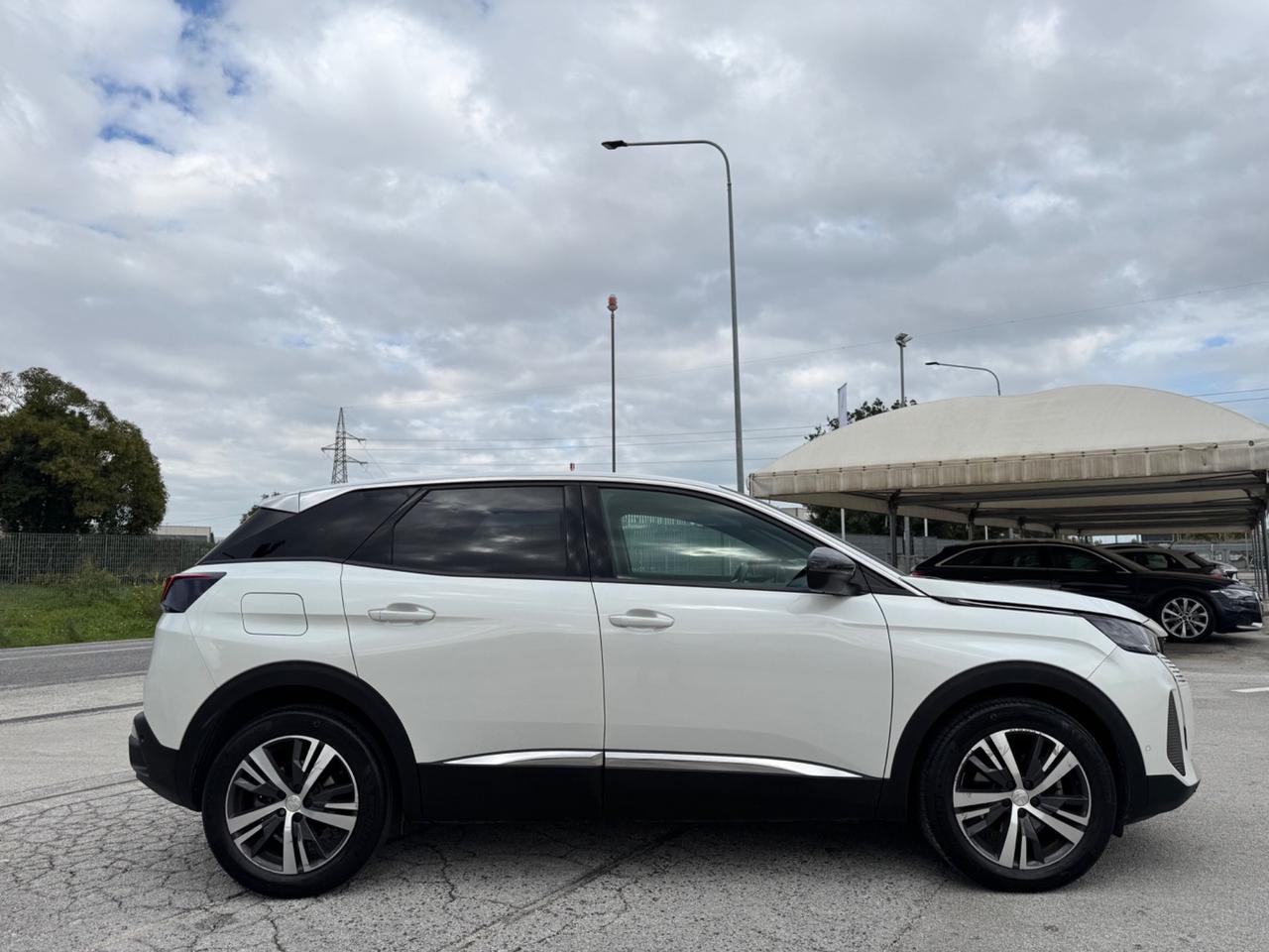 PEUGEOT 3008 1.5 Hdi Allure - Led Navi 18