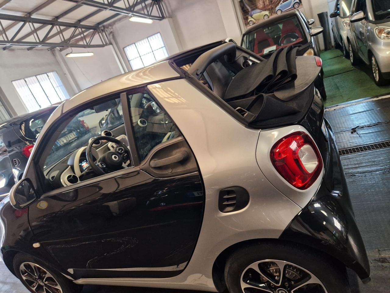 Cabrio pelle navigatore telecamera sensori garanzia