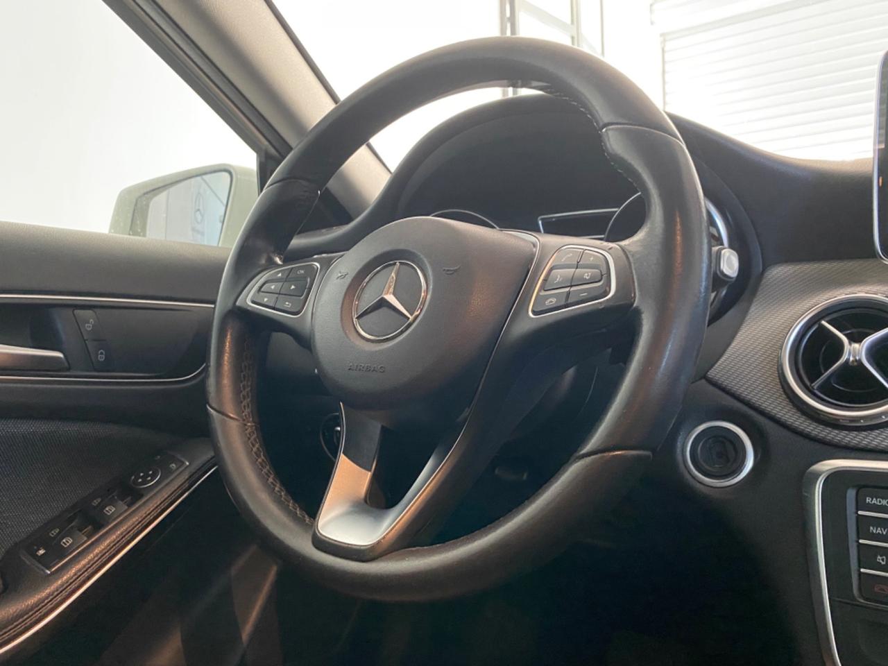 Mercedes-benz GLA 180 d Sport