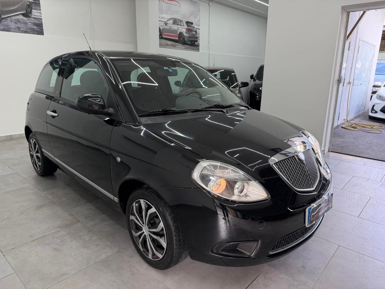 Lancia Ypsilon 1.2 8v diva 2011
