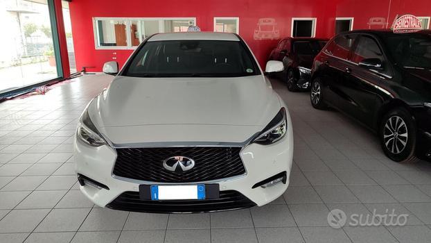 INFINITI Q30 2.2 diesel DCT AWD Premium Tech "NA