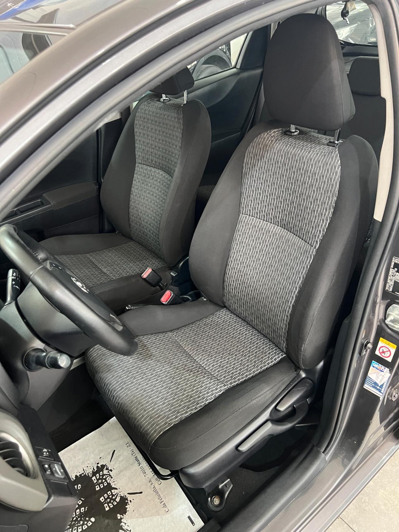 Toyota Yaris 1.0 69 CV - LOUNGE - 2014