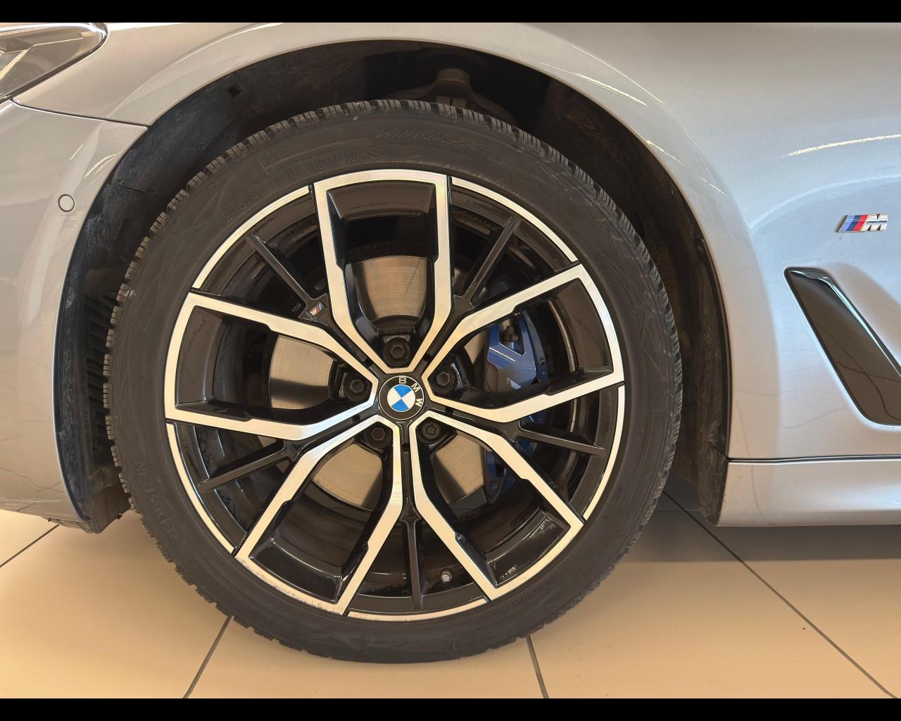 BMW Serie 5(G30/31/F90) - 520d 48V xDrive Touring Msport