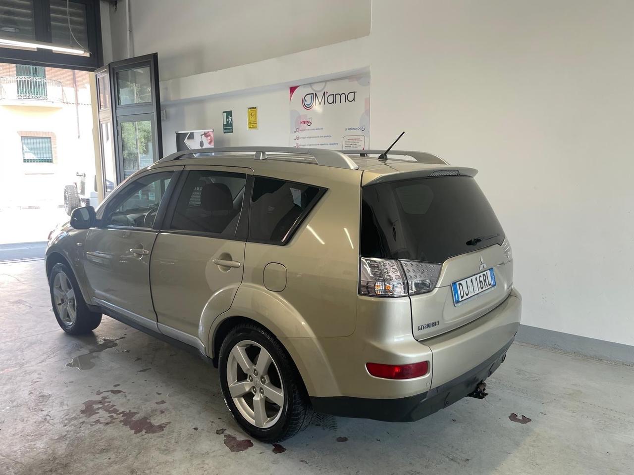 Mitsubishi Outlander 7 POSTI GANCIO TRAINO