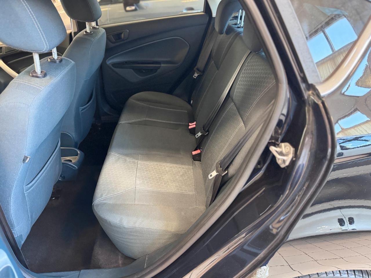 Ford Fiesta 1.4 TDCi 70CV 5 porte Titanium