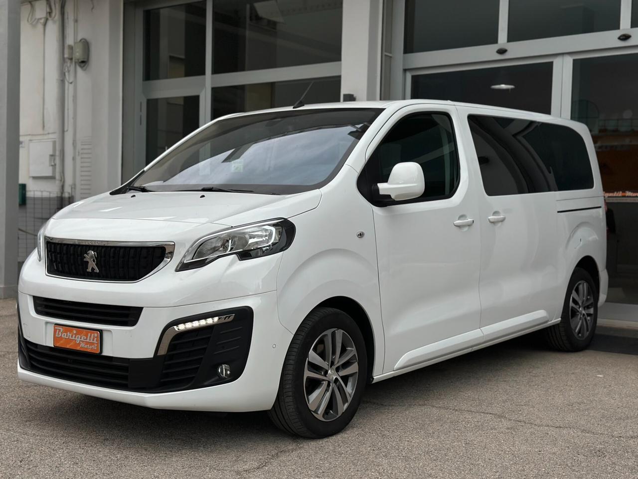 Peugeot Traveller BlueHDi 120 S&amp;amp;S Standard Business, 8 posti, automatico