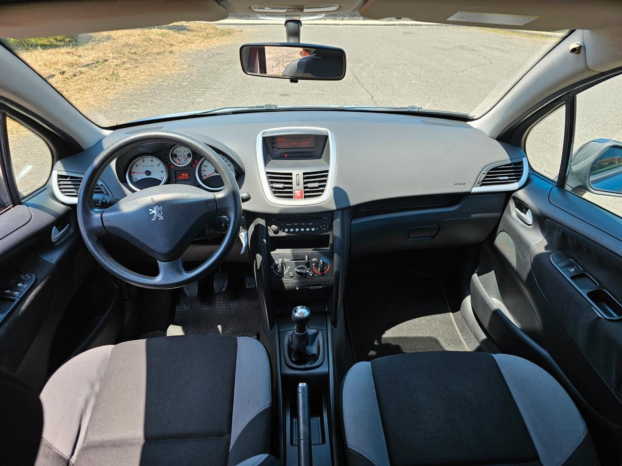 Peugeot 207 1.4 8V 75CV 5p. ONE Line