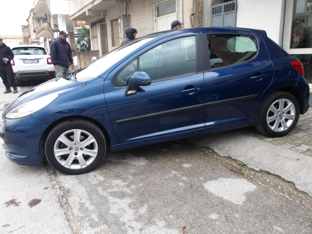 Peugeot 207 5 Porte 207 5p 1.6 hdi 16v XS