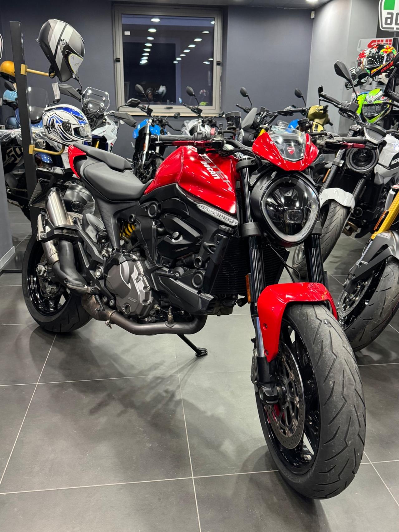 Ducati Monster 937 Plus