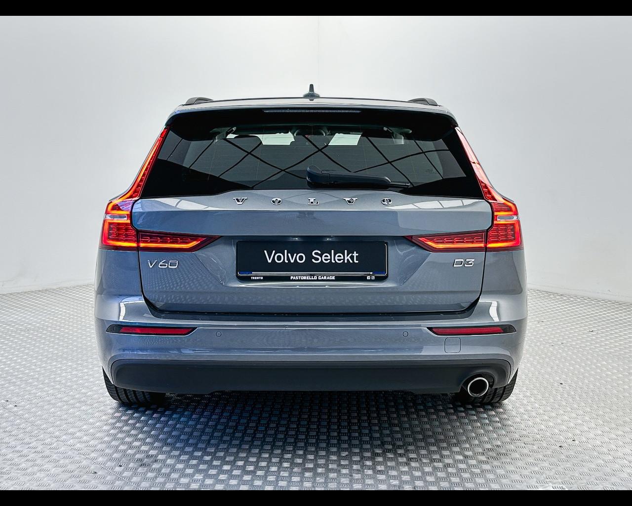 VOLVO V60 (2018-->) - V60 D3 Geartronic Momentum Business