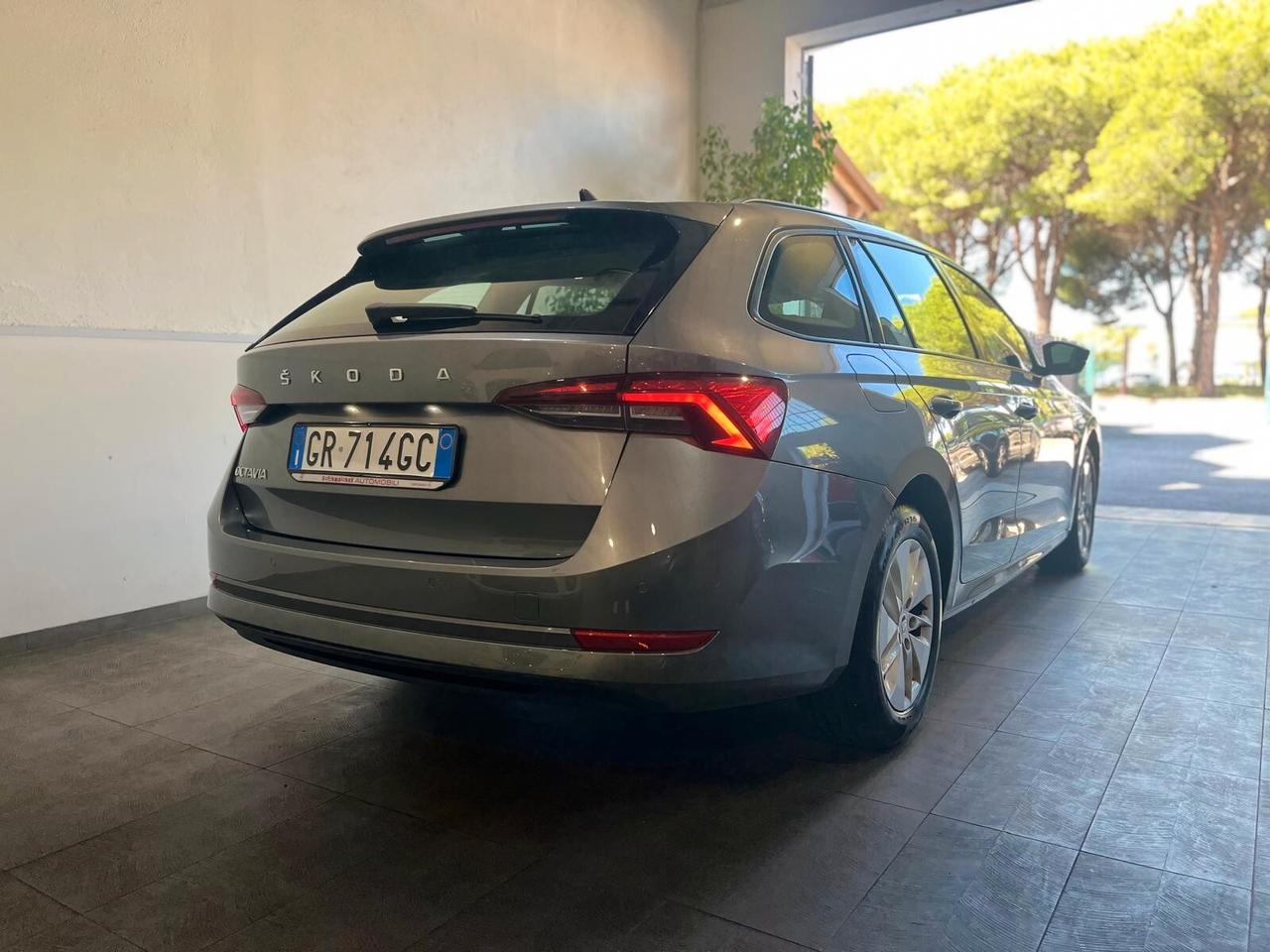 SKODA OCTAVIA 2.0 TDI DSG 10/2023 *81MILA KM*UNICOPRO*