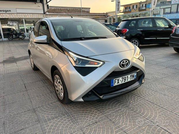 Toyota Aygo Connect 1.0 VVT-i 72CV 5 porte x-busin