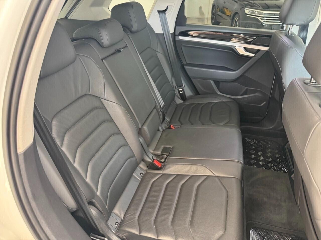 Volkswagen Touareg 3.0 V6 TDI SCR Black Style