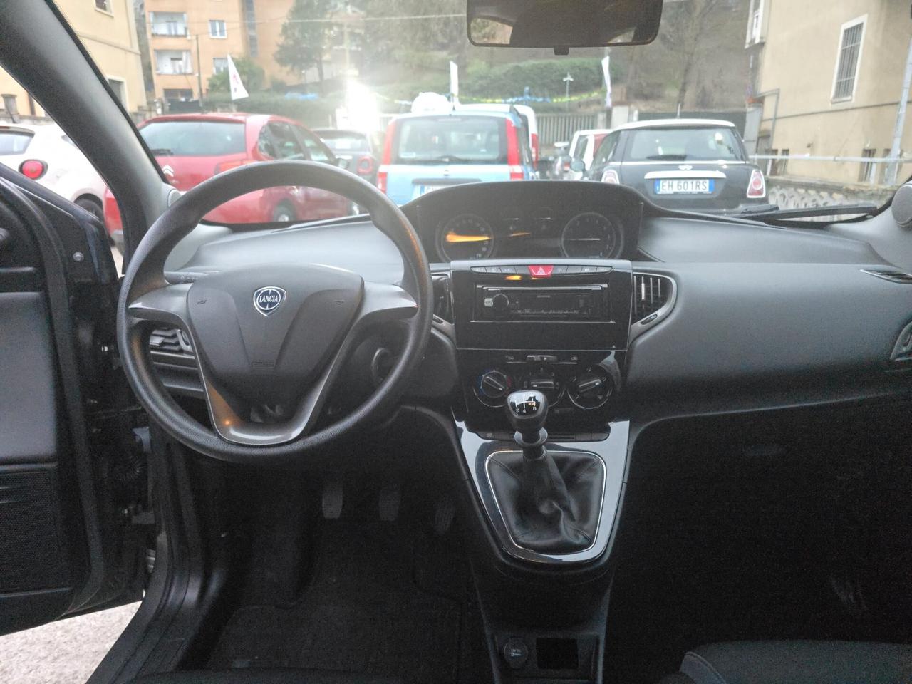 Lancia Ypsilon 1.2 69 CV 5 porte Silver