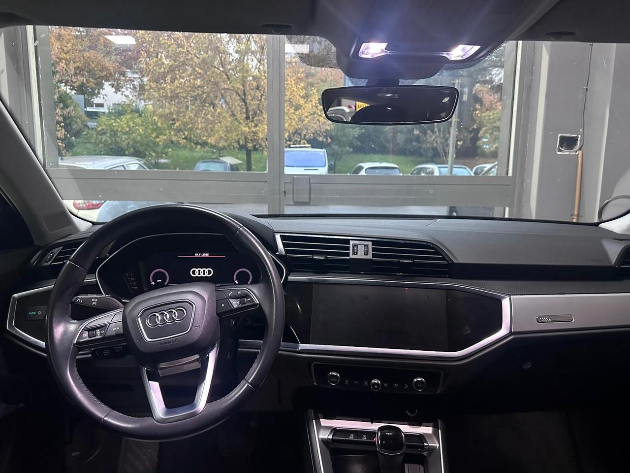 Audi Q3 35 TDI S tronic Business