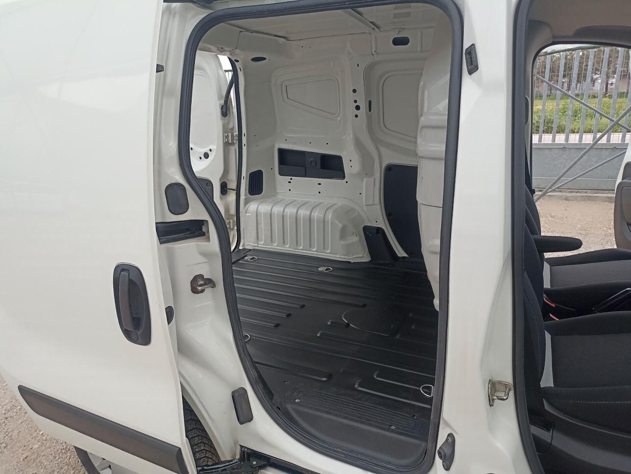 FIAT FIORINO LOUNGE 1.3 DIESEL 95cv 08/2018 KM 63.000 EURO 6B