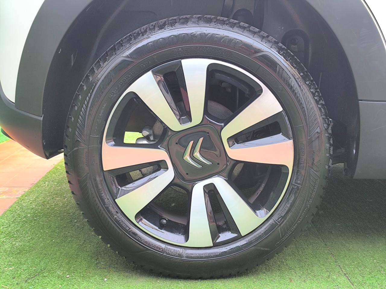 Citroen C3 1.2 Automatica PureTech 110 cv Shine