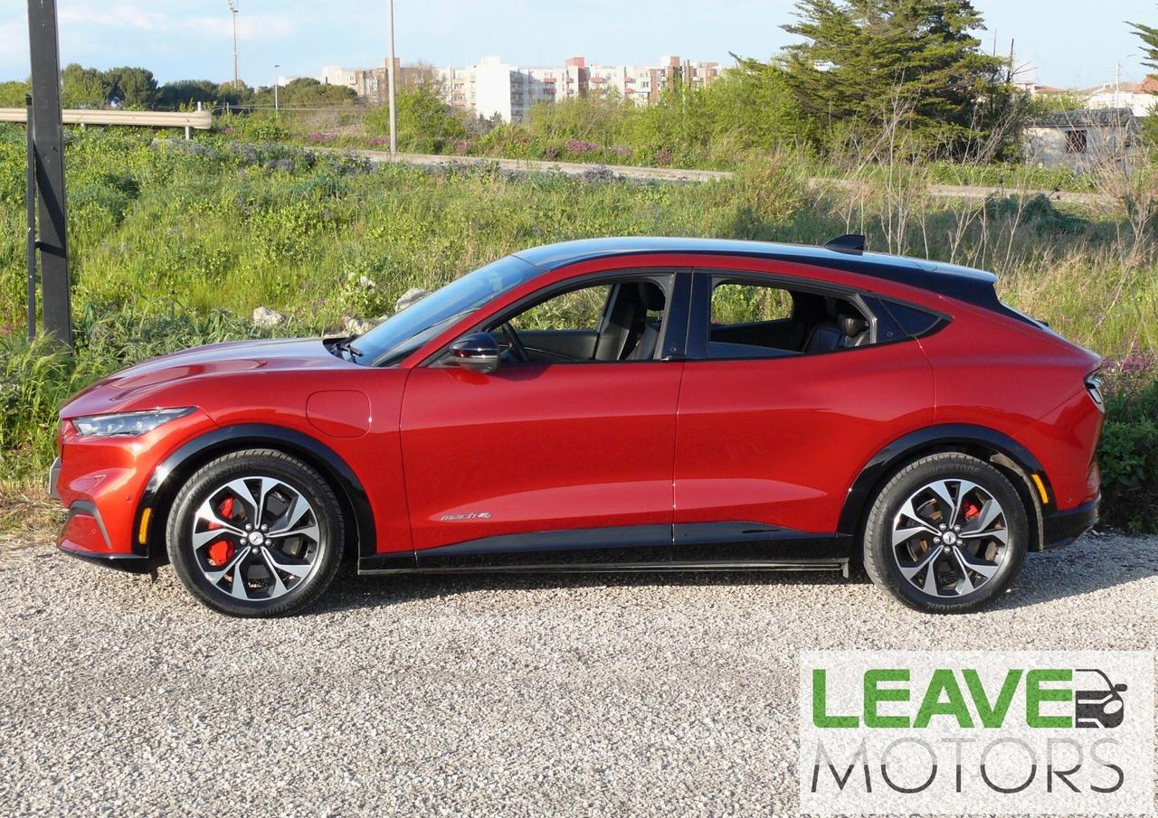 Ford Mustang Mach-E AWD 351 CV (M1483)