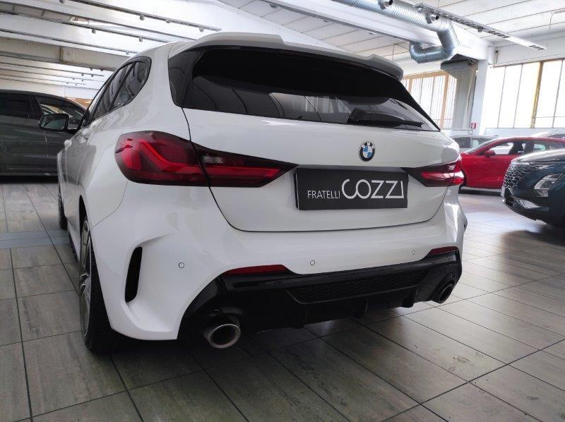 BMW Serie 1 (F40) - M 135i xDrive