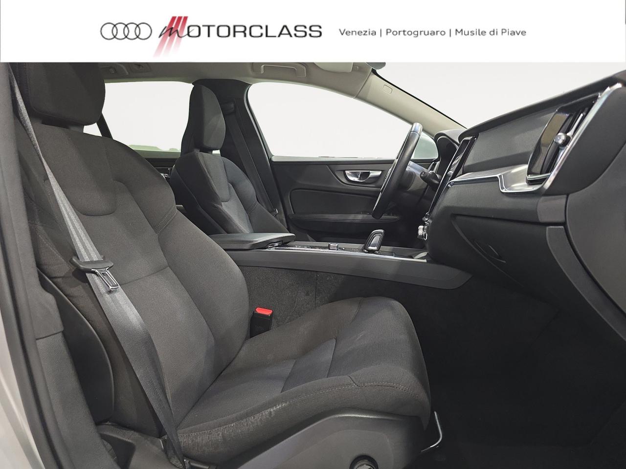 Volvo V60 .0 b4 momentum business pro geartronic
