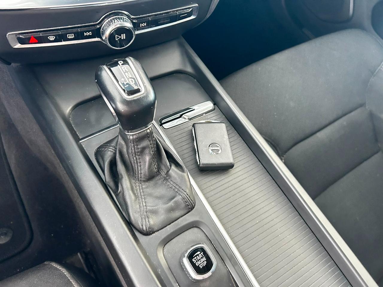Volvo V60 D3 2.0D SOLO X RIVENDITORI 2019