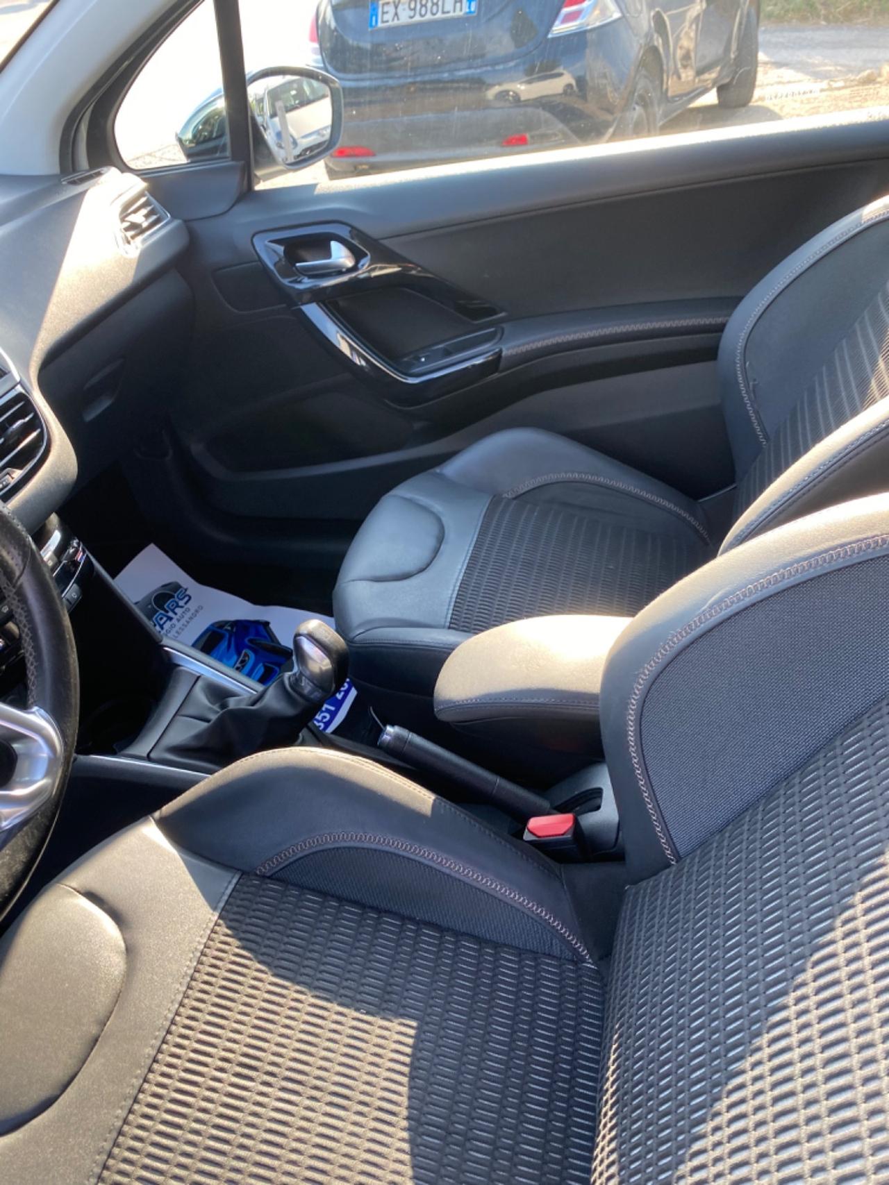 Peugeot 208 1.6 e-HDi 92 CV Stop&Start 3 porte Active