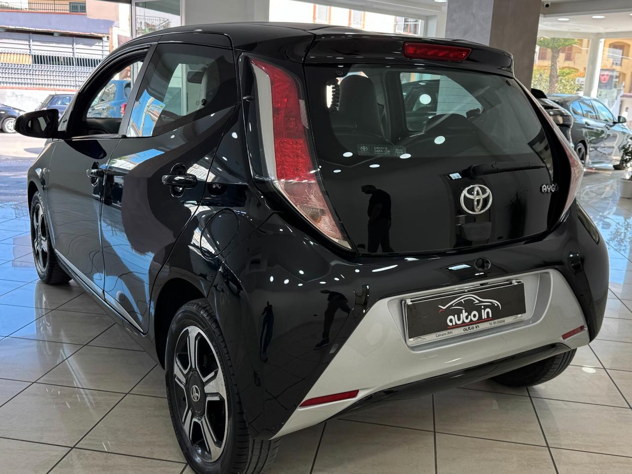 Toyota Aygo 1.0 VVT-i 69 CV 5 porte x-clusiv