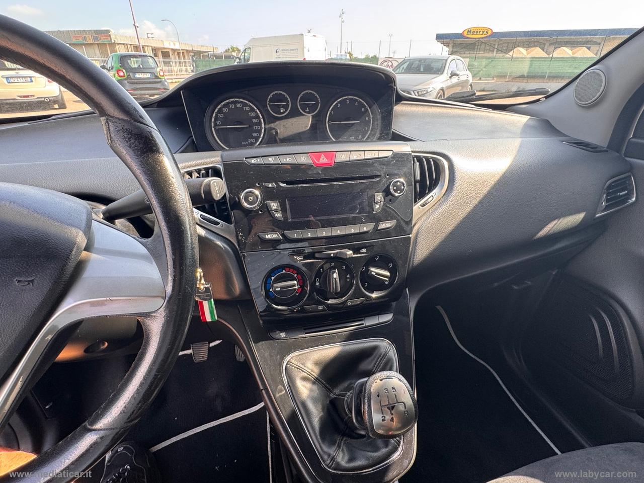 LANCIA Ypsilon 1.2 69 CV 5p. GPL Ecochic Silver