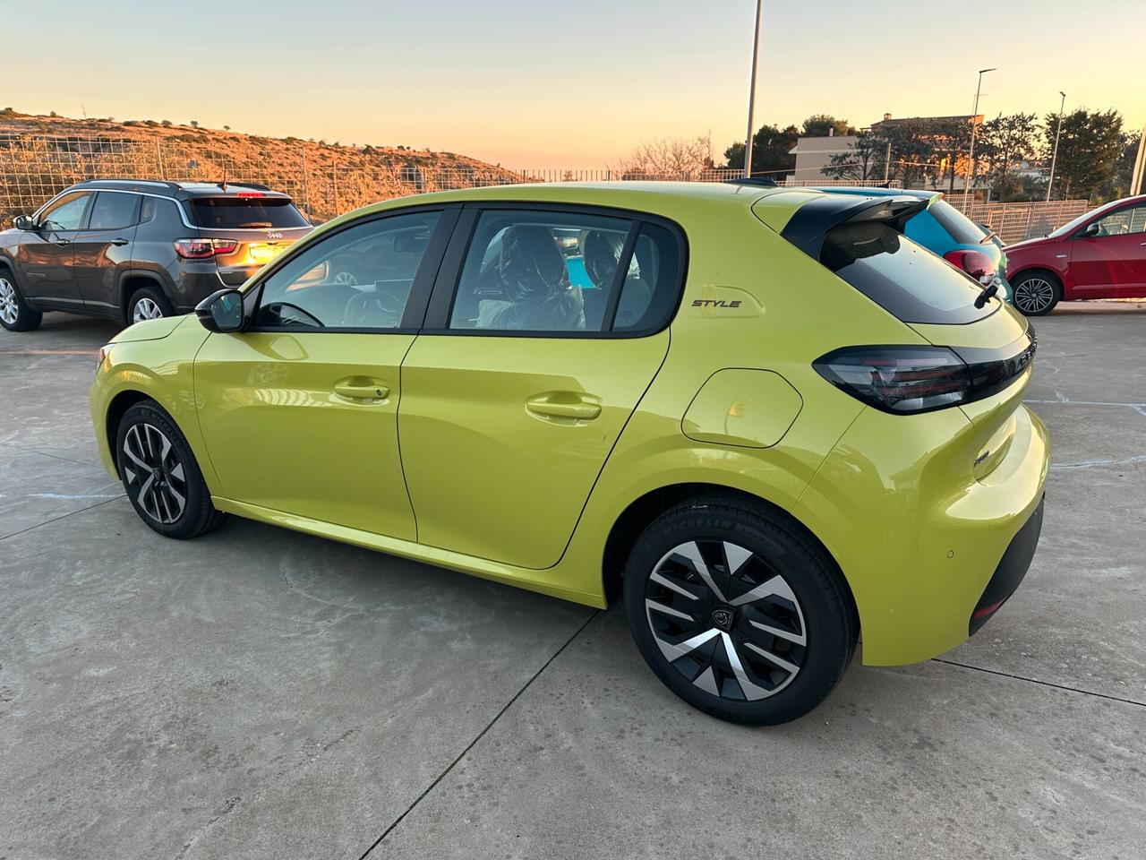 Peugeot 208 Hybrid 110 e-DCS6 Style (NUOVA)