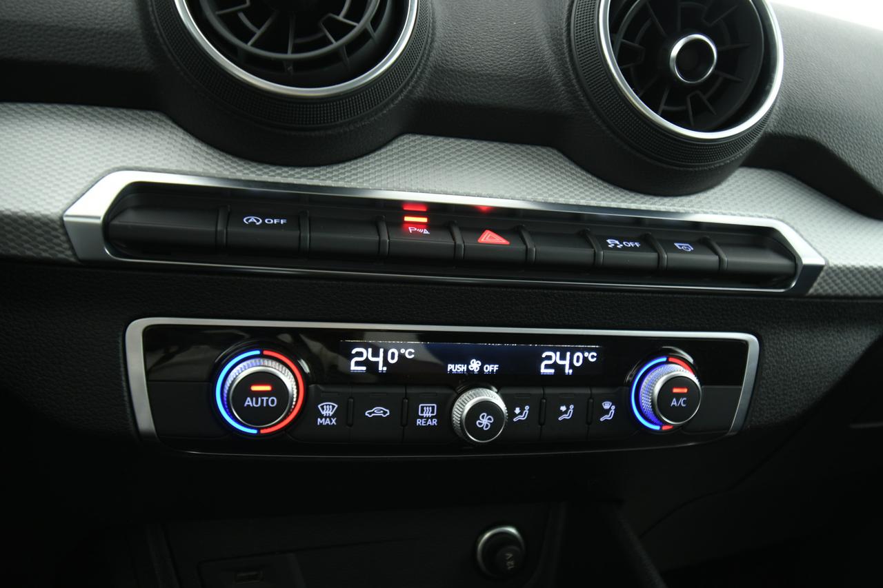 AUDI Q2 30 2.0 tdi Business s-tronic NEOPATENTATI+CAMERA+ACC
