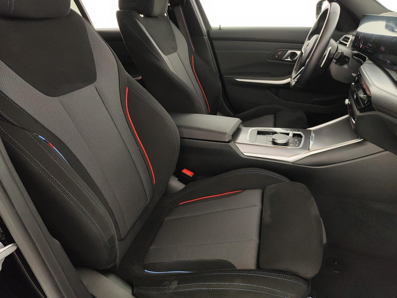 BMW 320d Touring mhev 48V xdrive MSport auto