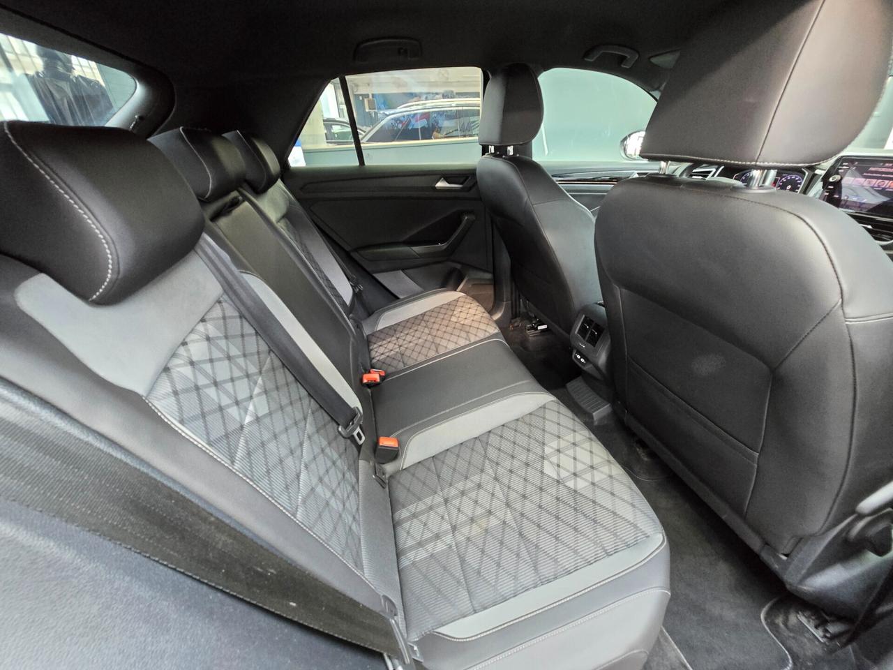 VOLKWAGEN T-ROC 1.5 TSI 150CV R-LINE