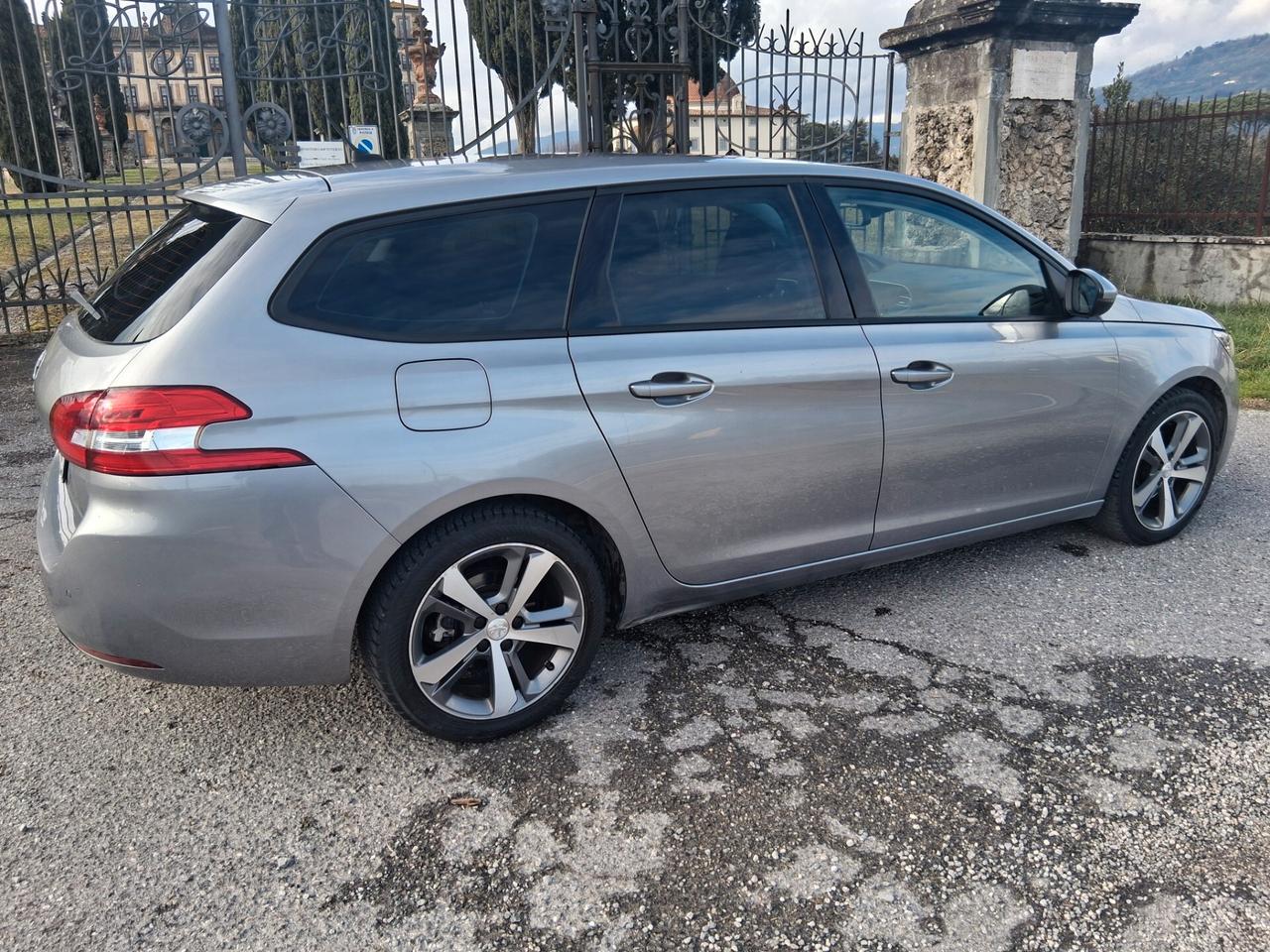 Peugeot 308 BlueHDi 120 S&S EAT6 SW Allure