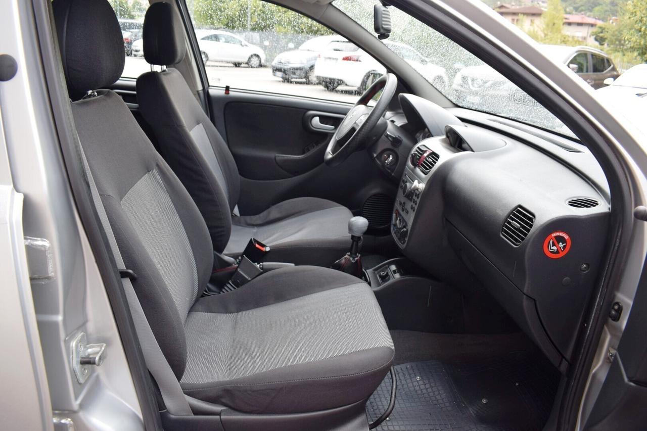 Opel Corsa 1.2 80cv 5p Silver Line
