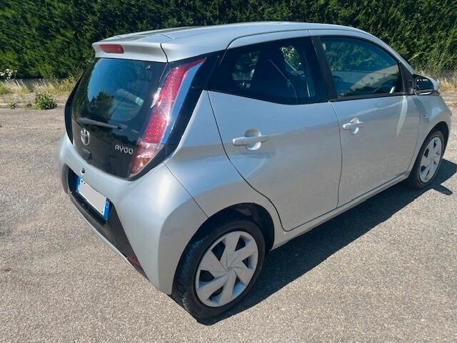 Toyota Aygo 1.0 VVT-i 69 CV 5 porte x-play
