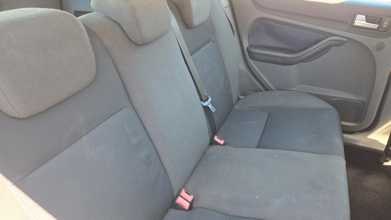 FORD FOCUS SW 1.6 TDCI – 154.000 KM – GARANZIA 12 MESI – € 2.3909