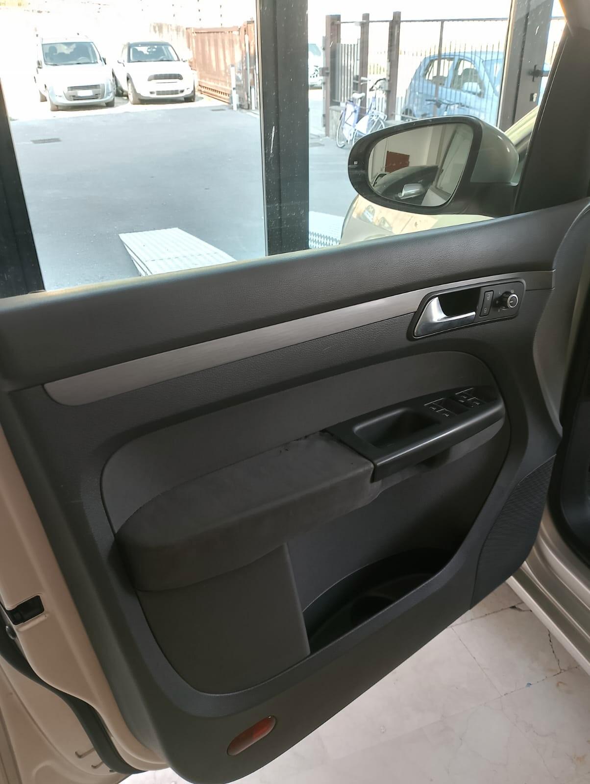 Volkswagen Touran 1.6 TDI DPF 7 posti BMT