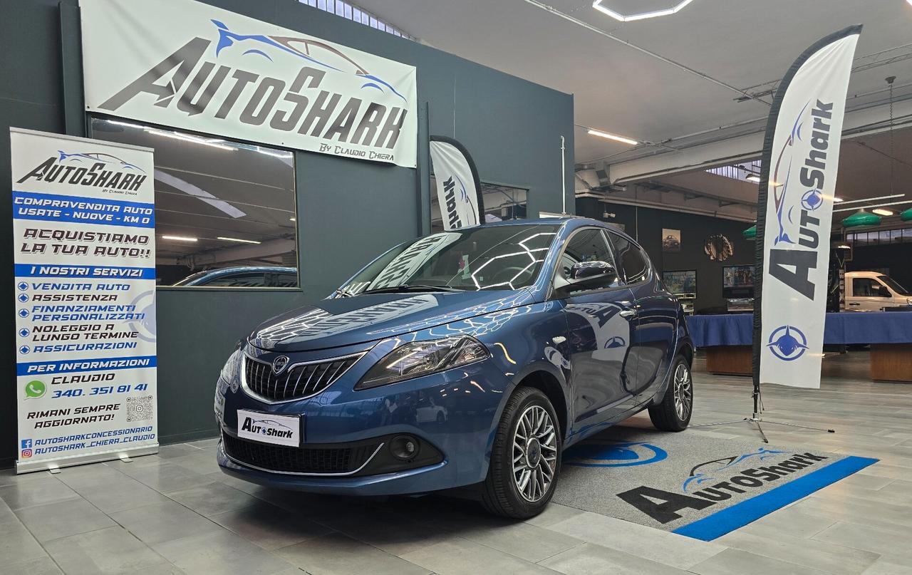 LANCIA YPSILON 1.0 FIREFLY HYBRID GOLD XNEOPATENTATO