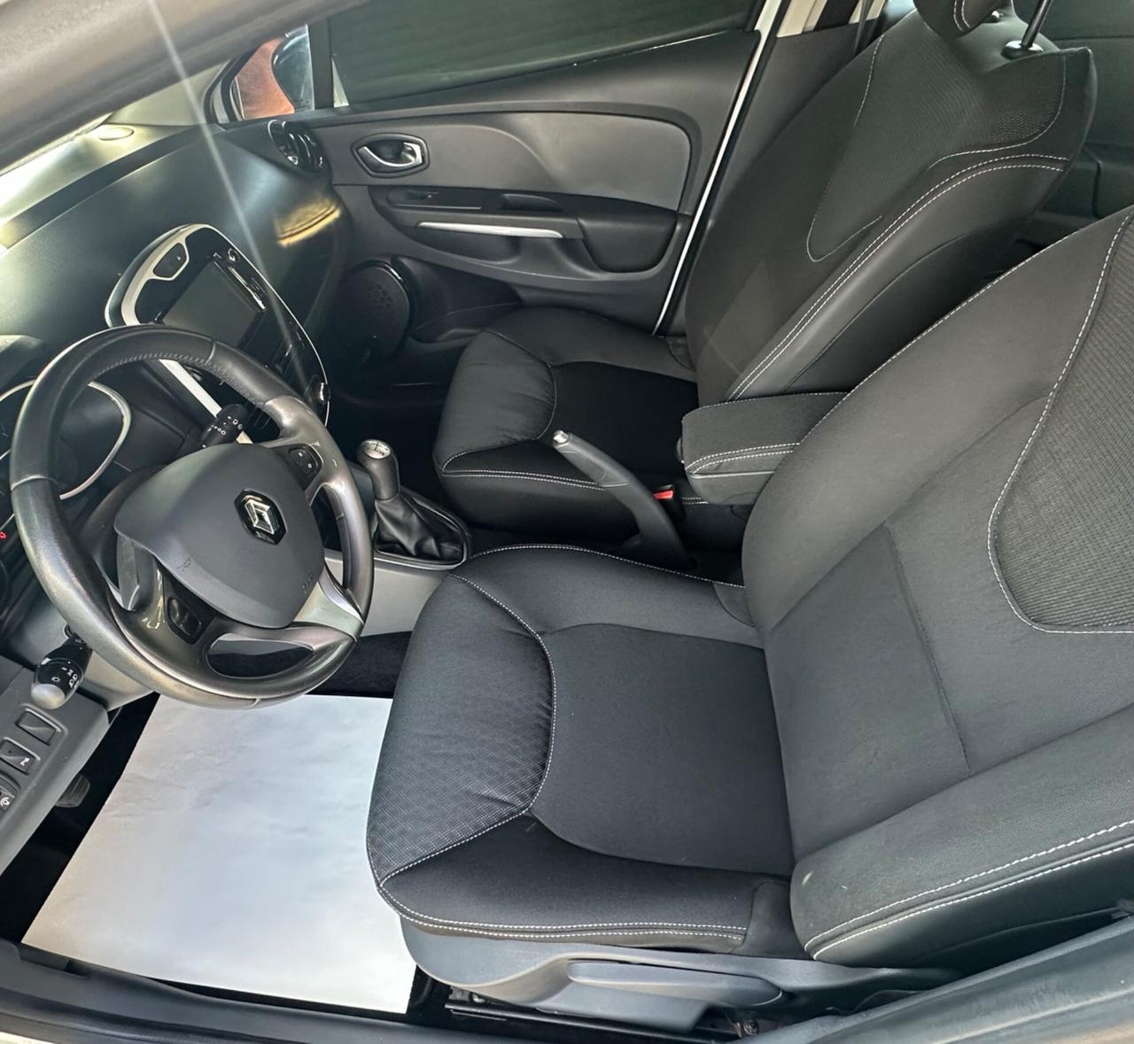 Renault Clio 1.2 75CV GPL led cerchi in lega ma i sensori di parcheggio