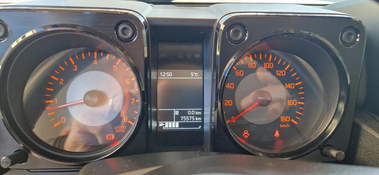 Suzuki Jimny 1.5 5MT Top autovettura 4 posti