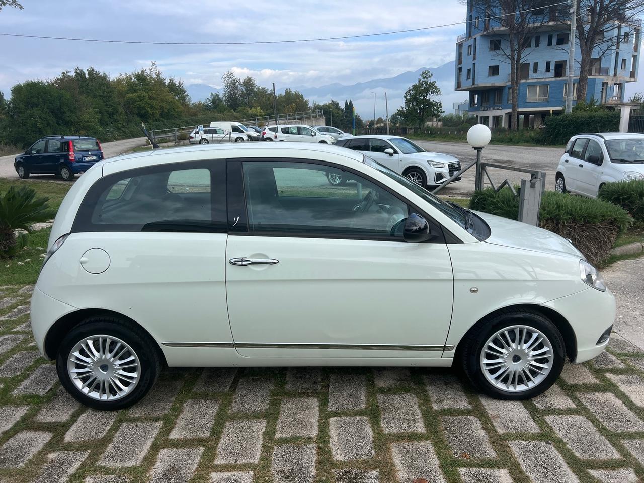 Lancia Ypsilon 1.2 69CV Unyca-2011"IMPECCABILE"
