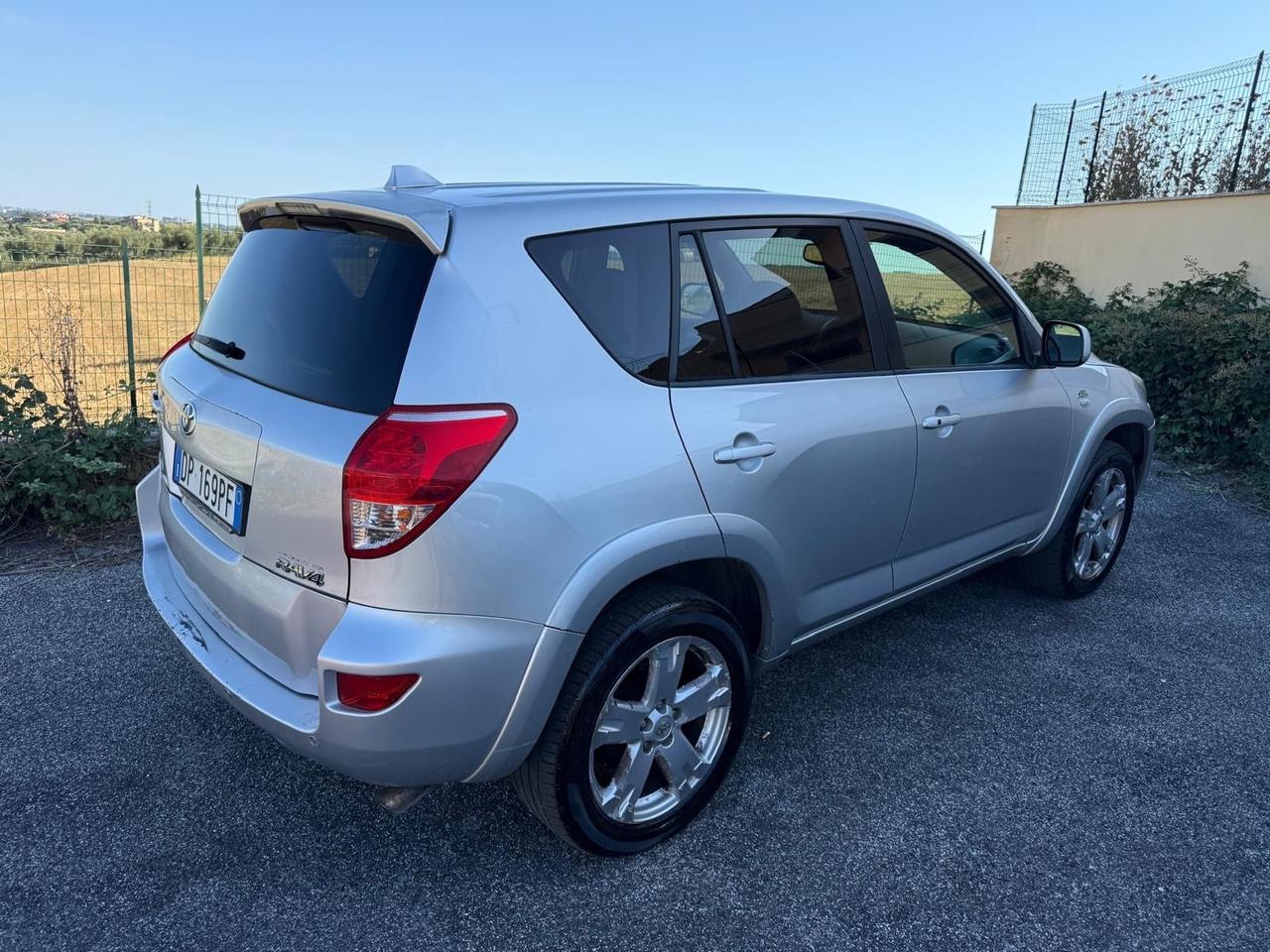 Toyota RAV 4 RAV4 Crossover 2.2 D-Cat 177 CV Luxury