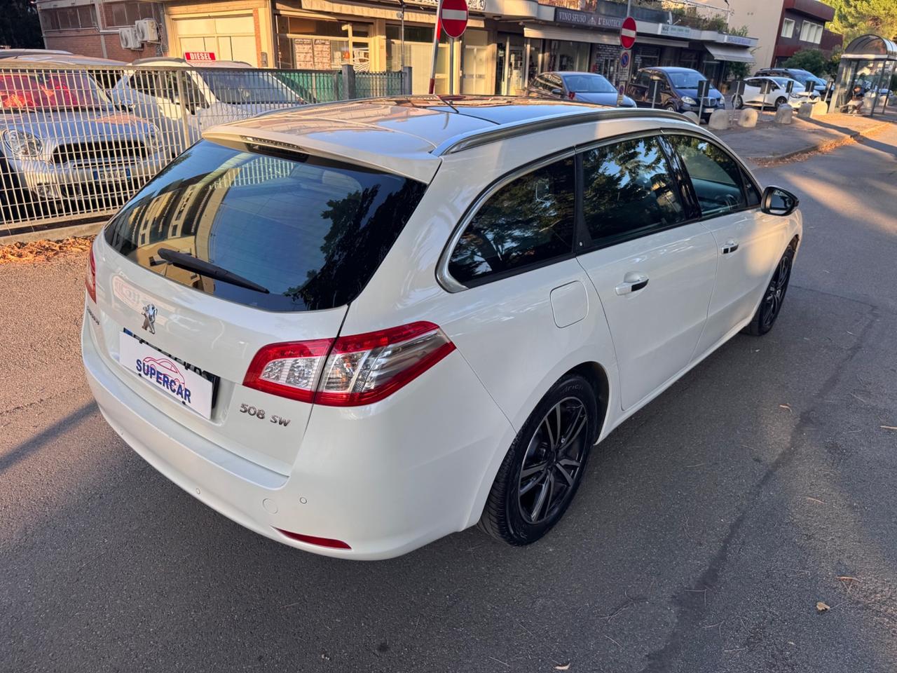 Peugeot 5008 1.6 e-HDi 115CV S&S garanzia 12 mesi