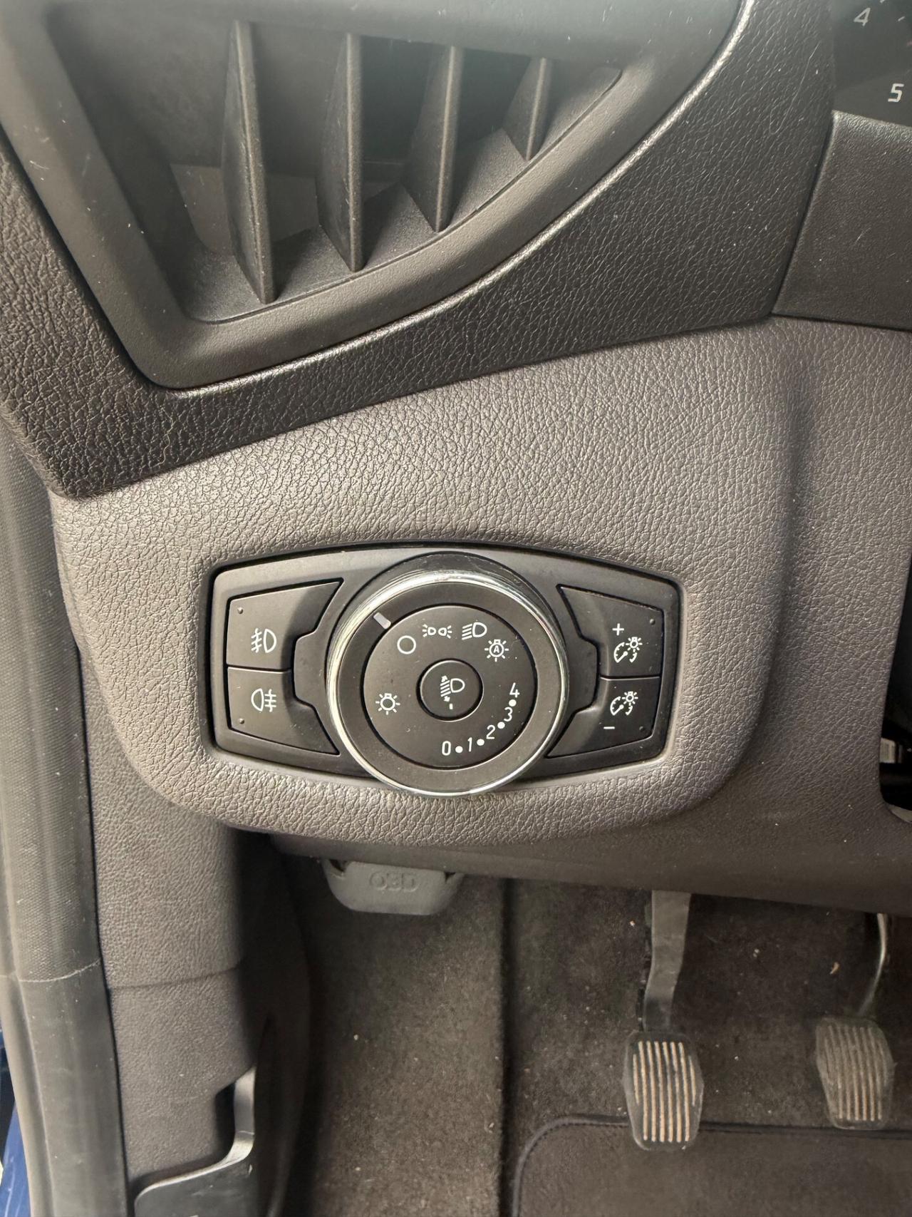 Ford Tourneo Connect 1.6 TDCi 115 CV Titanium